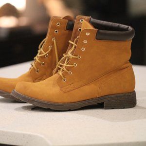 Shoedazzle Joelene Hiker Boot